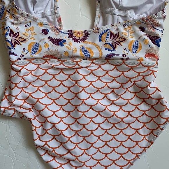 CUPSHE *missing orange belt* Low Chest Swimsuit - Picture 8 of 10